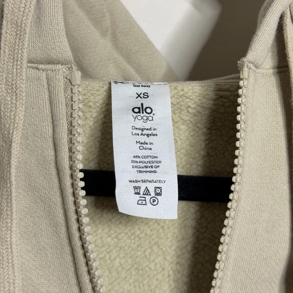 ALO Yoga Everyday Full Zip Hoodie in California Sand